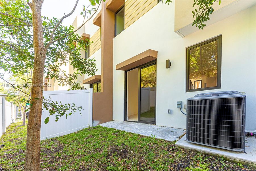 Furnished interior view inside a new home in , Dania Beach (Image 10).