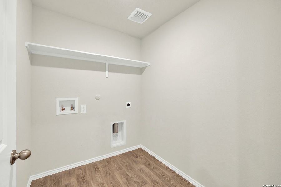 Spacious, unfurnished interior of a new home in Ladera, Luling (Image 17). Spacious, unfurnished interior of a new home in Ladera, Luling (Image 17).