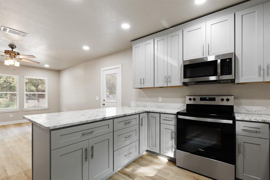 Furnished interior view inside a new home in , Alvarado (Image 9).