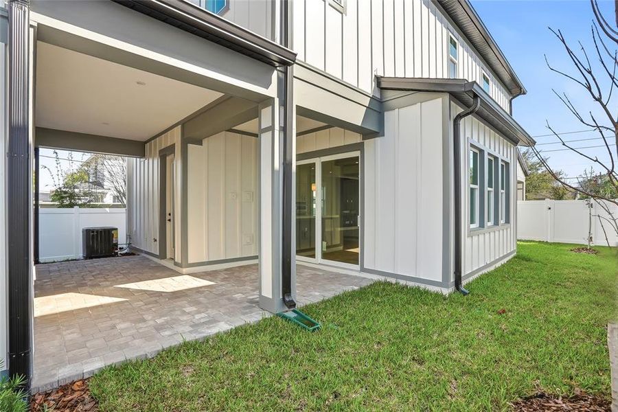 Exterior details and patio area of a home in , St. Petersburg (Image 32).