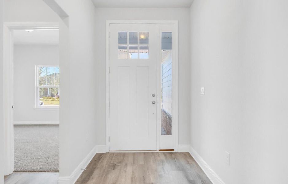 Spacious, unfurnished interior of a new home in The Bluffs at Lafayette, Freeport (Image 8).