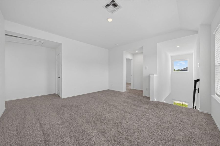 Spacious, unfurnished interior of a new home in , Houston (Image 41).