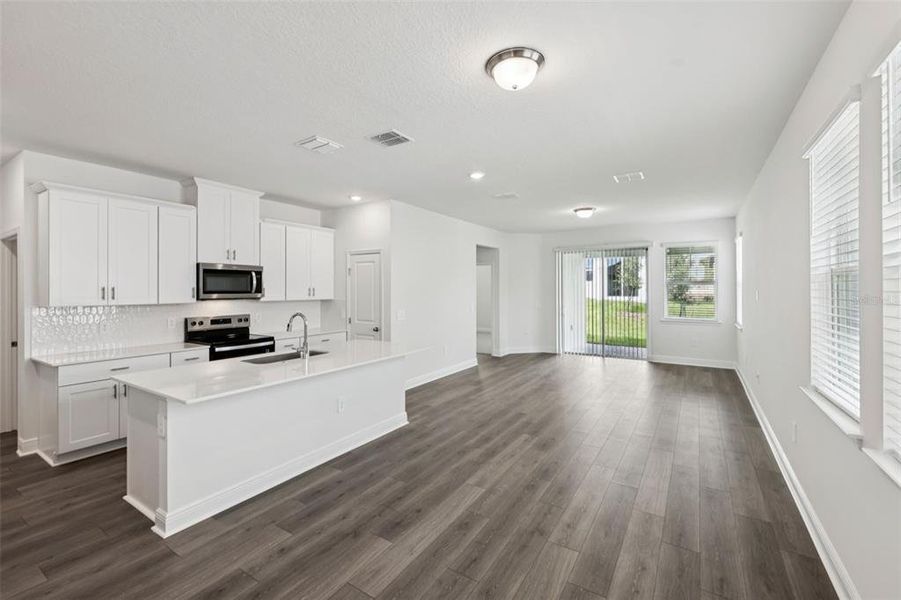 Furnished interior view inside a new home in Cyrene at Minneola, Minneola (Image 14).