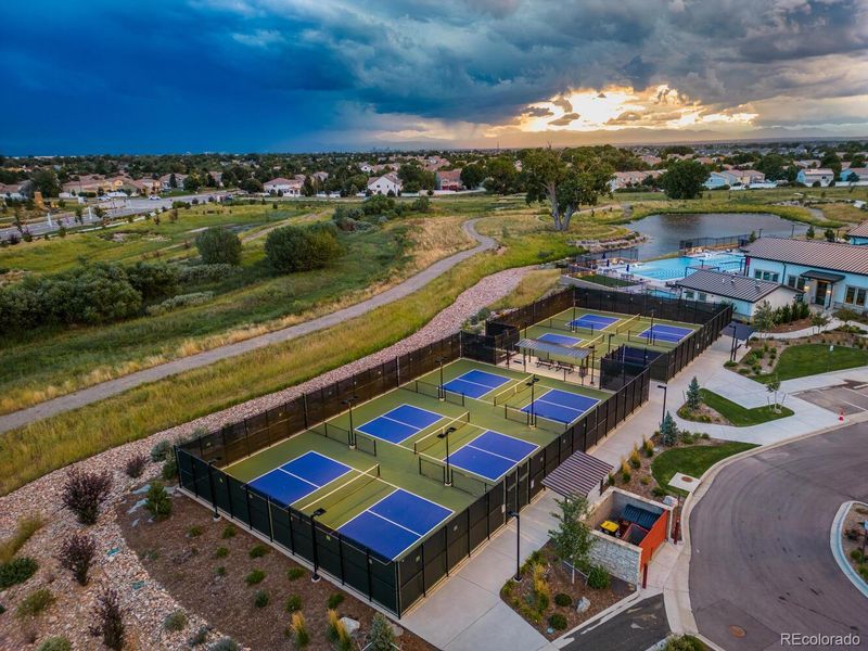 Community amenities in , Aurora (Image 19).