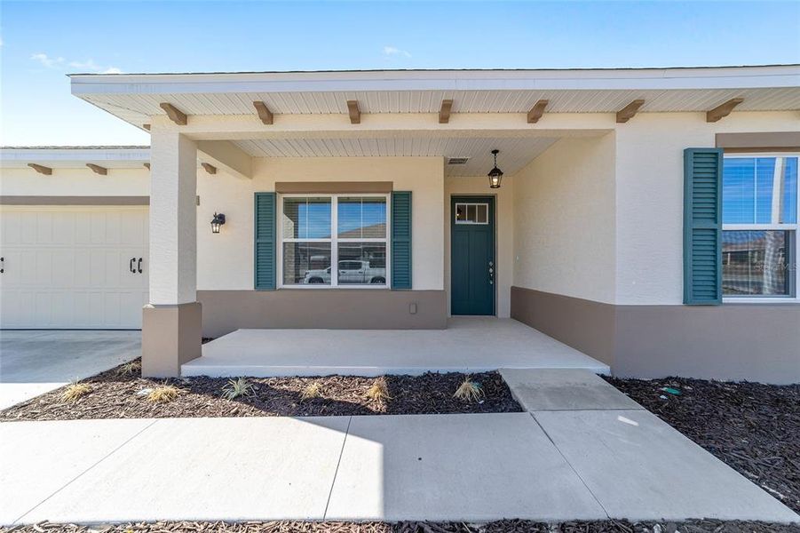 Exterior details and patio area of a home in , Ocala (Image 3).