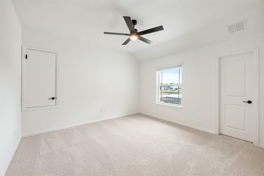 Spacious, unfurnished interior of a new home in Sonoma Verde, Rockwall (Image 17). Spacious, unfurnished interior of a new home in Sonoma Verde, Rockwall (Image 17).