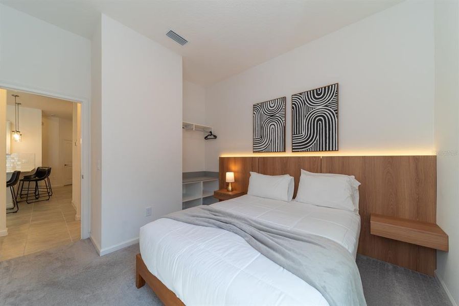 Furnished interior view inside a new home in , Orlando (Image 35).