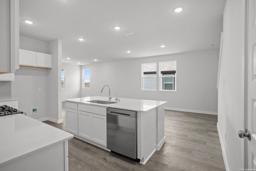 Furnished interior view inside a new home in Mesa Vista, San Antonio (Image 6).