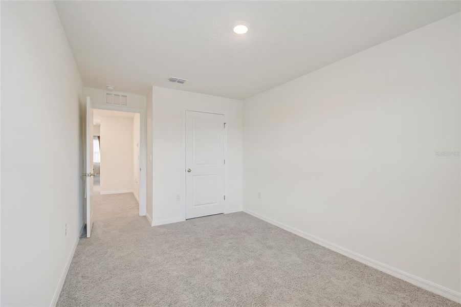 Spacious, unfurnished interior of a new home in , Kissimmee (Image 18).