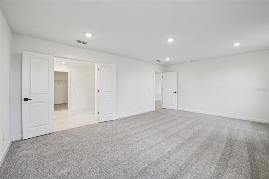 Spacious, unfurnished interior of a new home in Northlake Traditional, Winter Garden (Image 43). Spacious, unfurnished interior of a new home in Northlake Traditional, Winter Garden (Image 43).