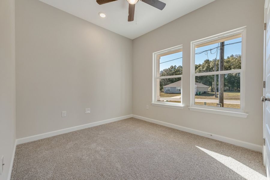 Spacious, unfurnished interior of a new home in Blossom Grove, Crestview (Image 31).