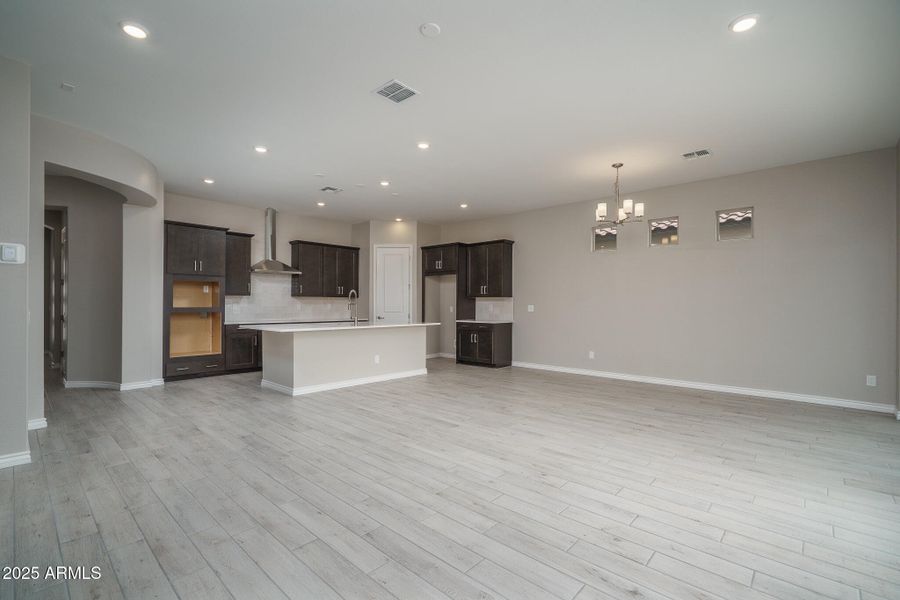 7) GREAT ROOM 7) GREAT ROOM