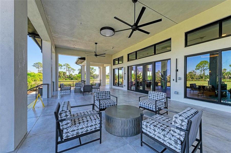 Exterior details and patio area of a home in , Venice (Image 26).