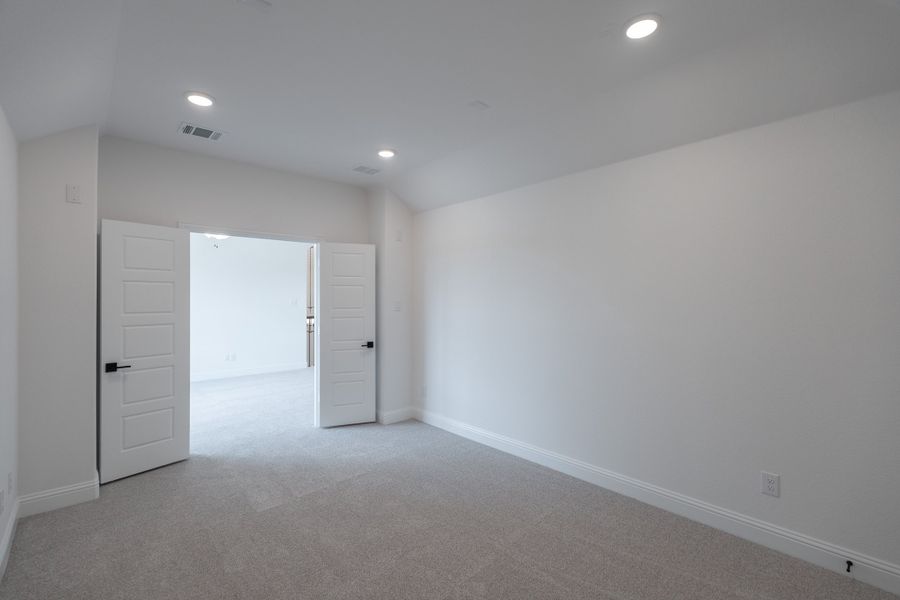 Spacious, unfurnished interior of a new home in Enclave at Legacy Hills, Celina (Image 23).