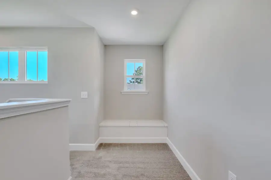 Sherwood – Built-In Window Seat in Upstairs Loft