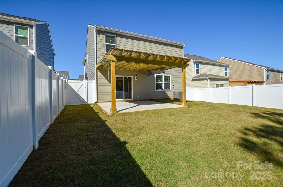 Exterior details and patio area of a home in Fergus Crossing, York (Image 1).