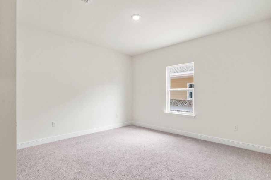 Spacious, unfurnished interior of a new home in Natureview, Freeport (Image 18).