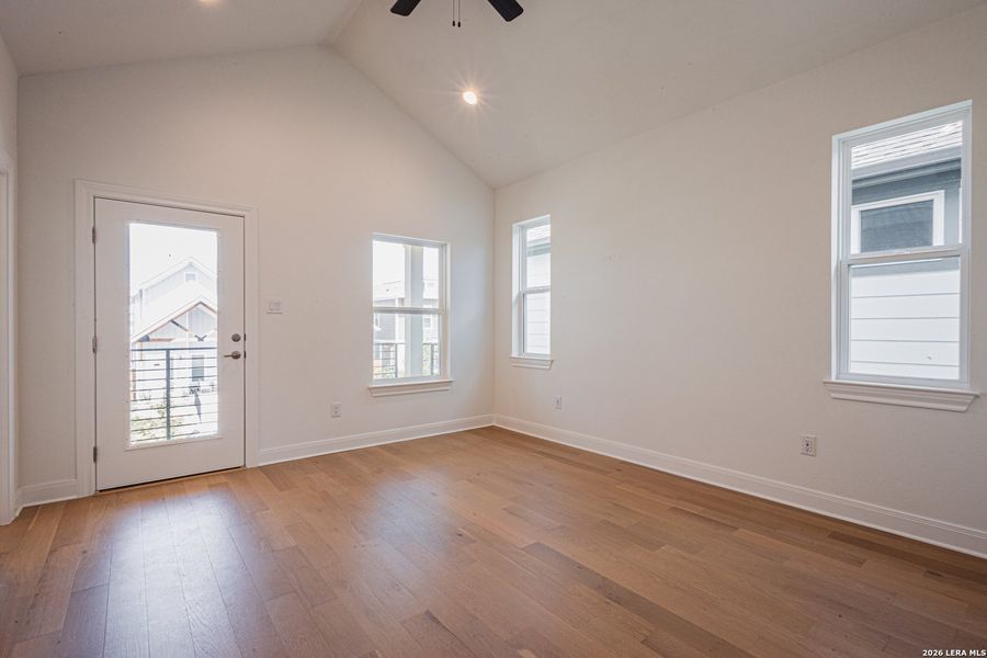 Spacious, unfurnished interior of a new home in Town Creek, New Braunfels (Image 23). Spacious, unfurnished interior of a new home in Town Creek, New Braunfels (Image 23).