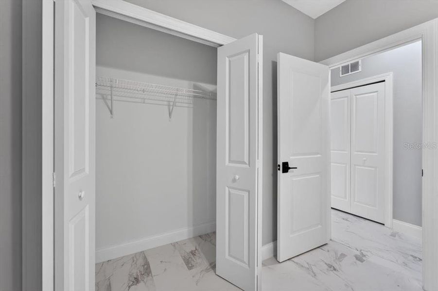 Spacious, unfurnished interior of a new home in , Tampa (Image 68).