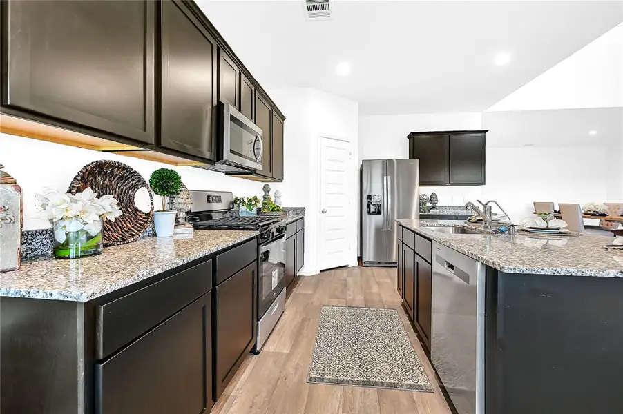 *Images and 3D tour are for illustration only and options may vary from home as built. *Images and 3D tour are for illustration only and options may vary from home as built.