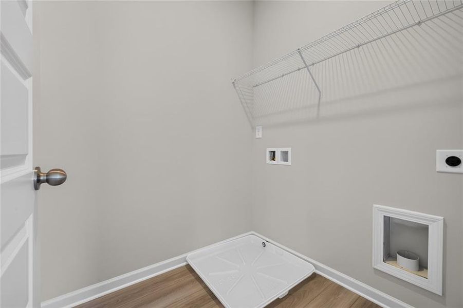 Spacious, unfurnished interior of a new home in North Haven, Rome (Image 33).