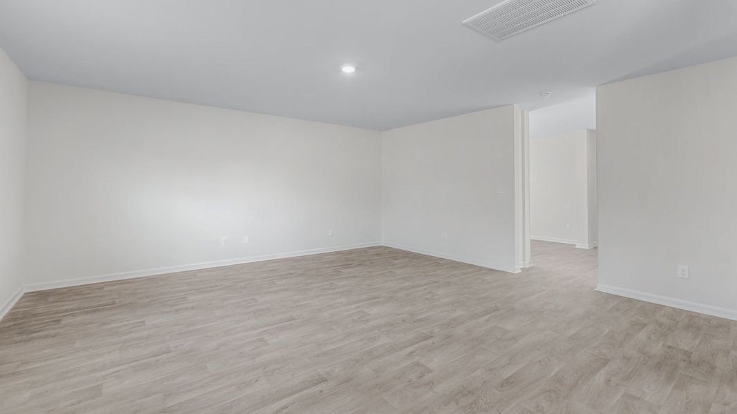 Spacious, unfurnished interior of a new home in Aspen Place, Thomasville (Image 19).