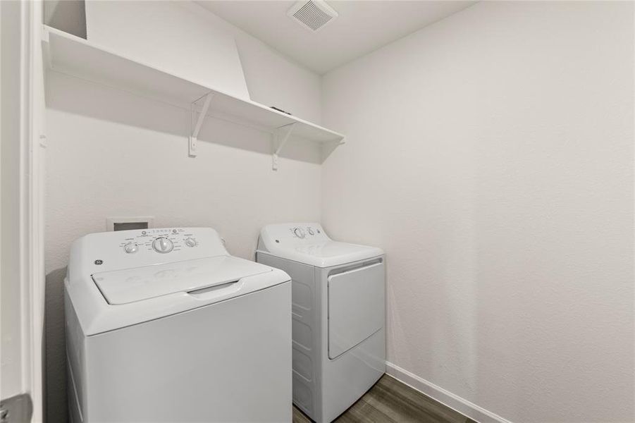 Furnished interior view inside a new home in Meadow Park, Melissa (Image 11). Furnished interior view inside a new home in Meadow Park, Melissa (Image 11).