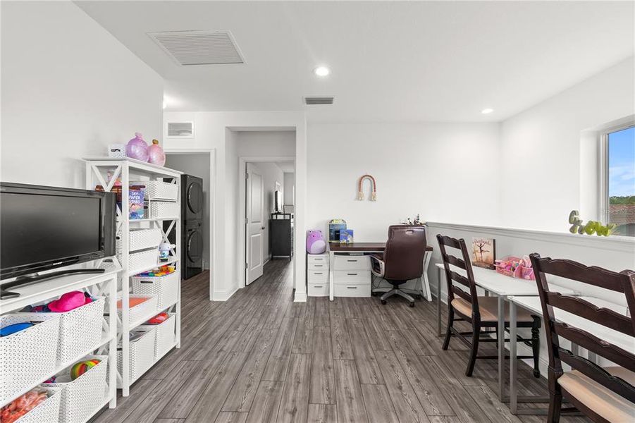 Furnished interior view inside a new home in , Sarasota (Image 44).