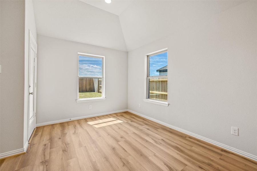 Spacious, unfurnished interior of a new home in River Ranch, Dayton (Image 22).