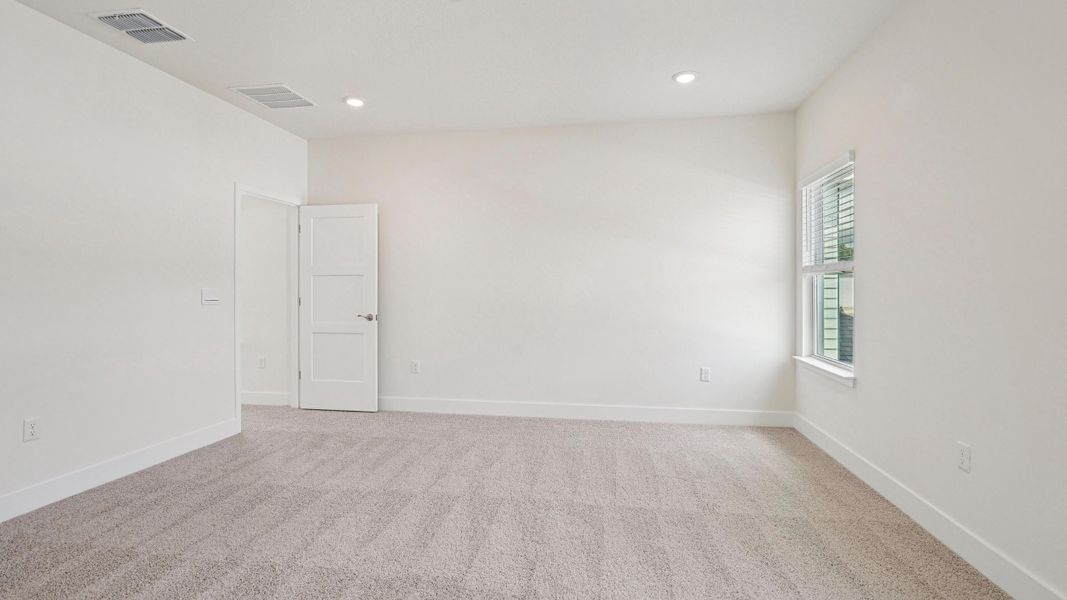 Representative unfurnished interior of a home built from the Hemingway by D.R. Horton in Buchanan Trails, Newberry (Image 33).