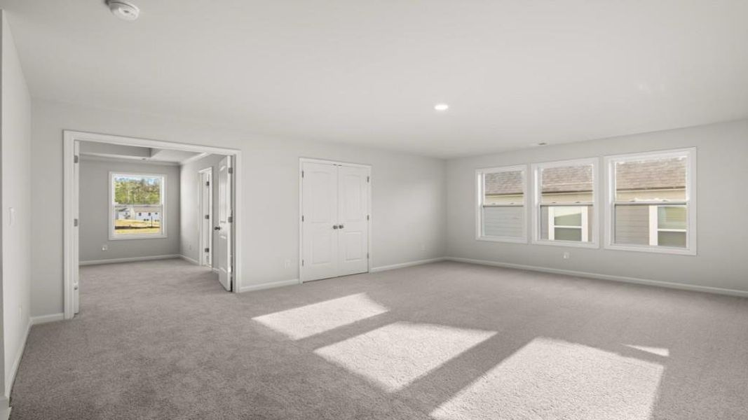 Spacious, unfurnished interior of a new home in , Dallas (Image 19).
