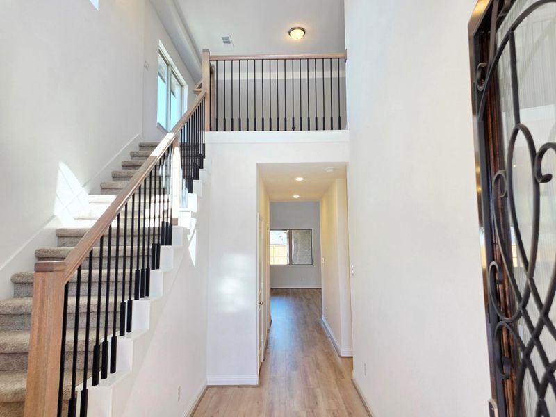 Spacious, unfurnished interior of a new home in , Missouri City (Image 6).