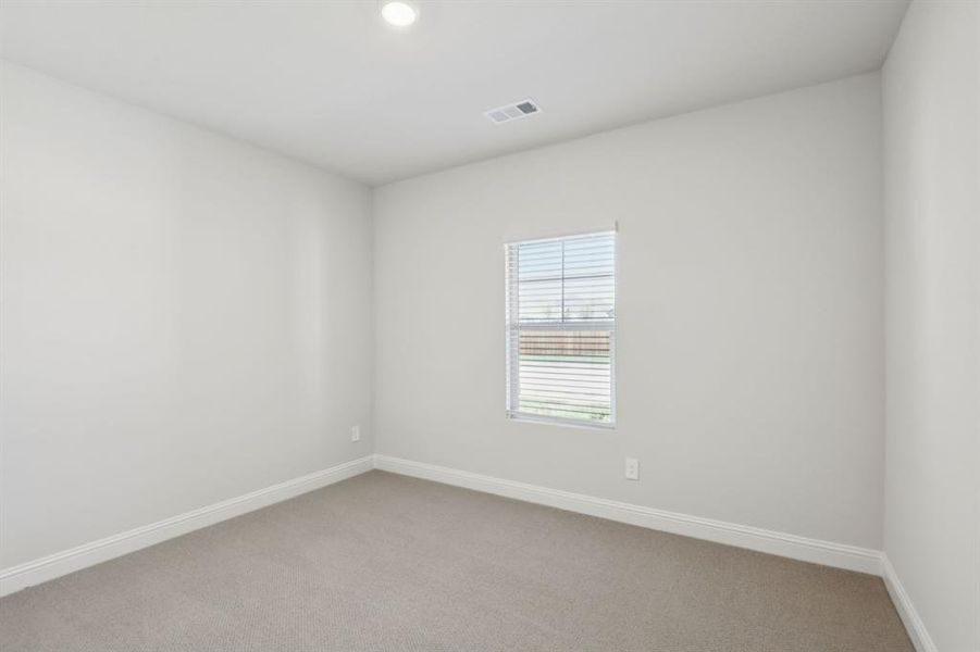 Spacious, unfurnished interior of a new home in Windmore, Princeton (Image 14).