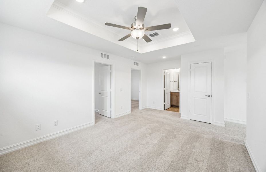 Spacious, unfurnished interior of a new home in Treeline, Justin (Image 20).