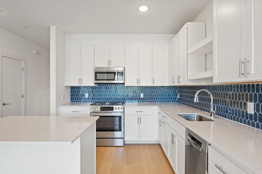 Images are for illustrative purposes only. Photos reflect a similar floor plan and are intended to convey the overall look and feel of the interiors.