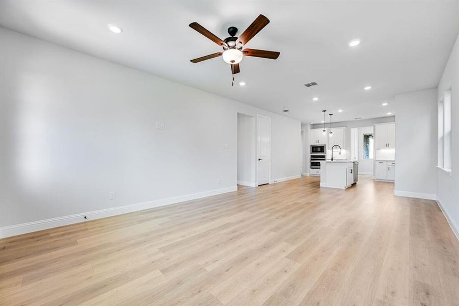 1117 Wheatgrass Mews ~ Ready Now 1117 Wheatgrass Mews ~ Ready Now