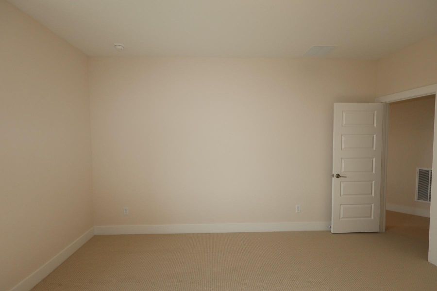 Spacious, unfurnished interior of a new home in Dunham Pointe, Cypress (Image 26).