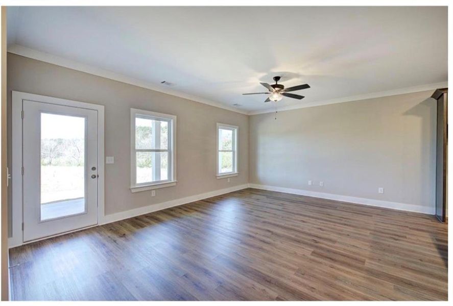 Spacious, unfurnished interior of a new home in , Cartersville (Image 9).