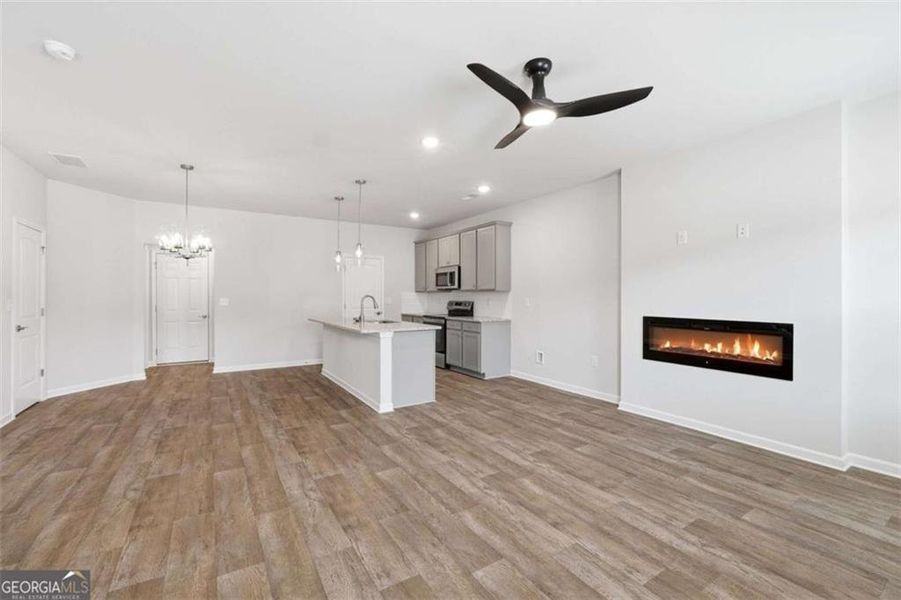 Spacious, unfurnished interior of a new home in Parkway James, Snellville (Image 22). Spacious, unfurnished interior of a new home in Parkway James, Snellville (Image 22).
