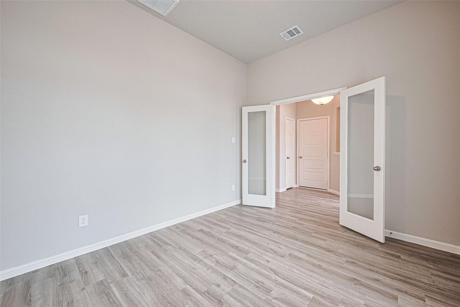 Spacious, unfurnished interior of a new home in Rollingbrook Estates, Baytown (Image 21). Spacious, unfurnished interior of a new home in Rollingbrook Estates, Baytown (Image 21).