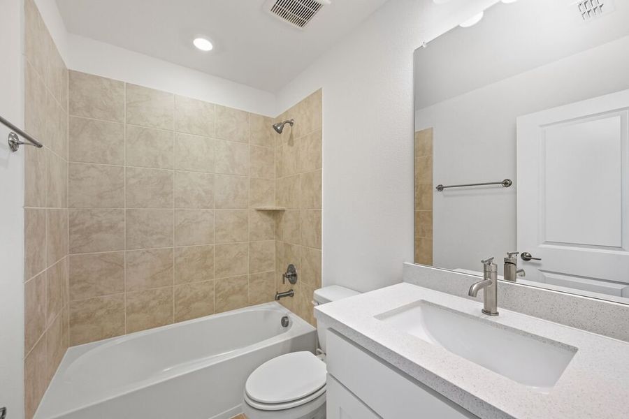 Furnished interior view inside a new home in Highland Lakes, McKinney (Image 10).