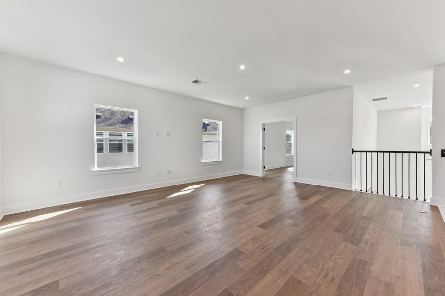 37 web or mls Robin Trail S0401 037