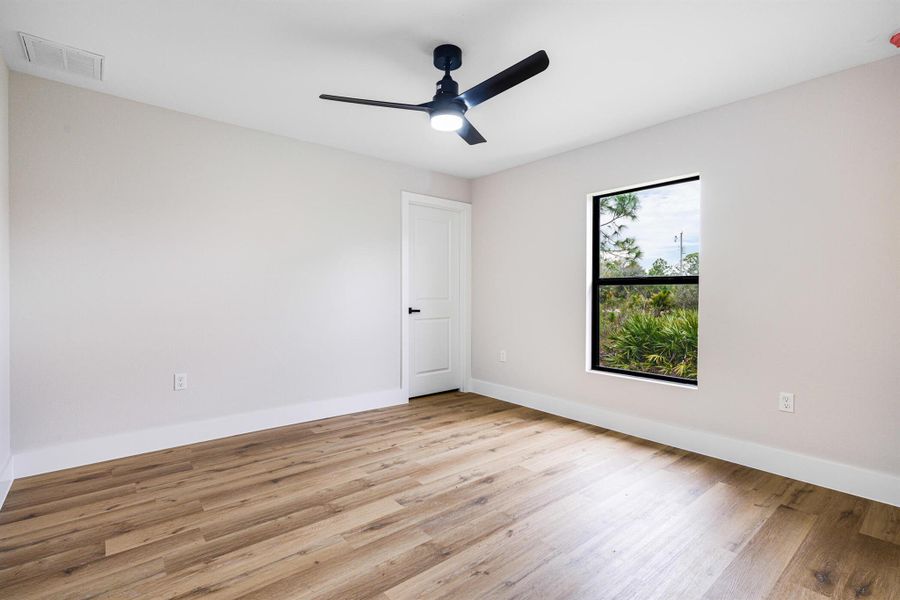 Spacious, unfurnished interior of a new home in , Lehigh Acres (Image 20).