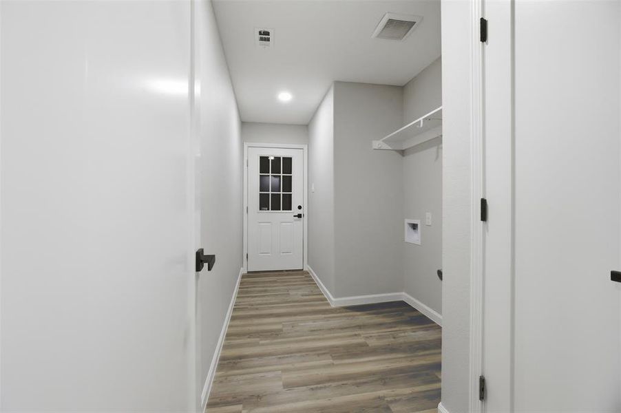 Spacious, unfurnished interior of a new home in , Hillsboro (Image 11).