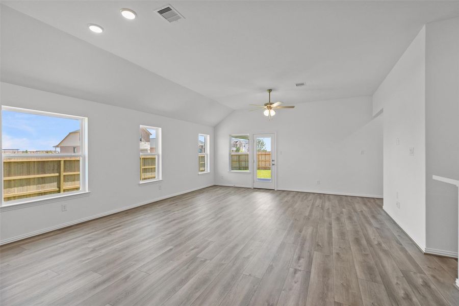 Spacious, unfurnished interior of a new home in Azalea, Katy (Image 24).