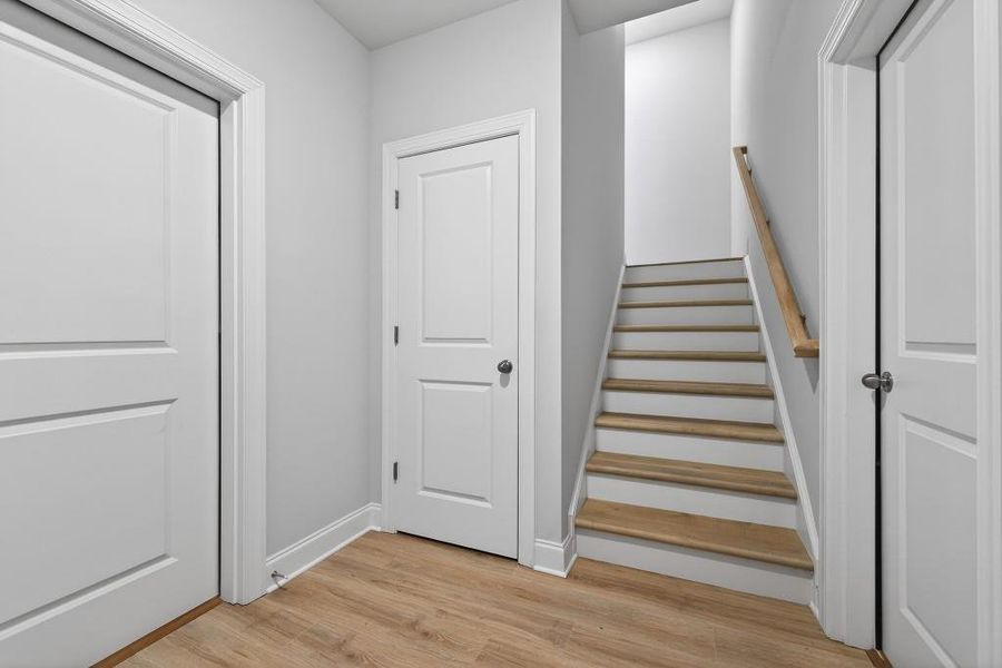 Spacious, unfurnished interior of a new home in Hemingway, Flowery Branch (Image 27).