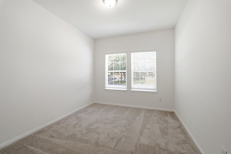 Spacious, unfurnished interior of a new home in Steed Landing, Texas City (Image 21).