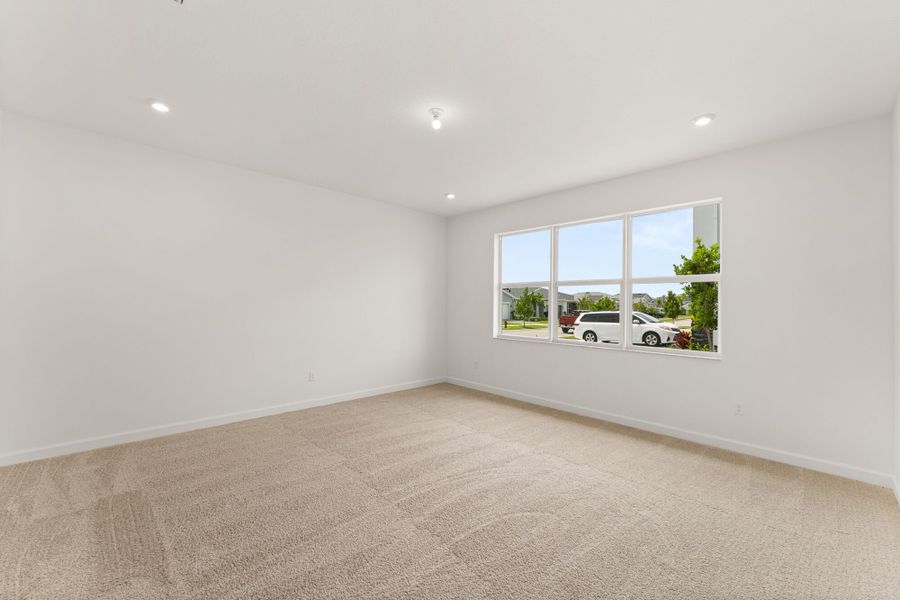 Spacious, unfurnished interior of a new home in Tradition - Kenley, Port St. Lucie (Image 10).