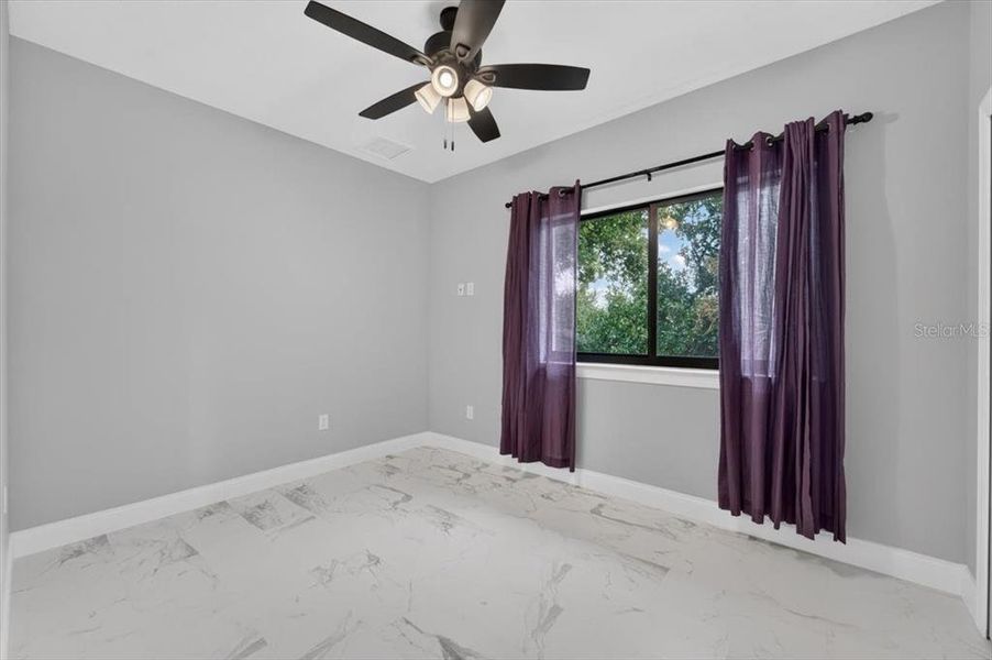 Spacious, unfurnished interior of a new home in , Tampa (Image 64).