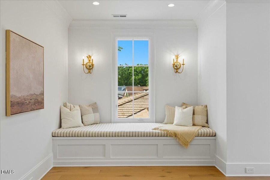 057-1216 Barcroft Pl